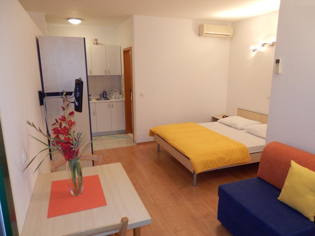 Apartments Rica Omiš Kültér fotó